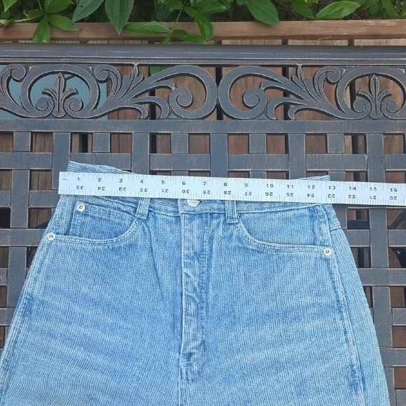 Women's Classic Light Blue Straight Jeans - Picture 7 of 8